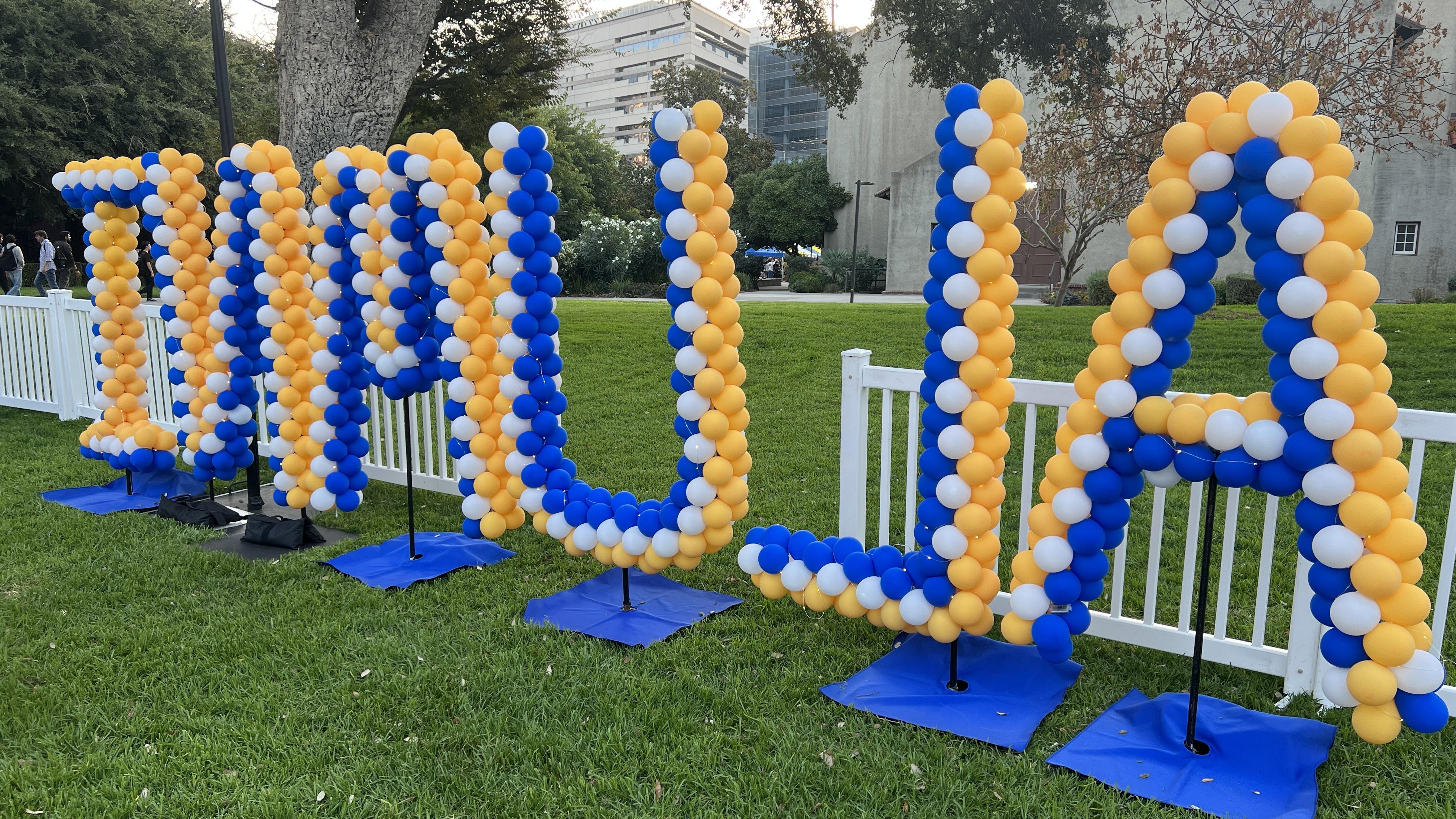 Alumni balloons